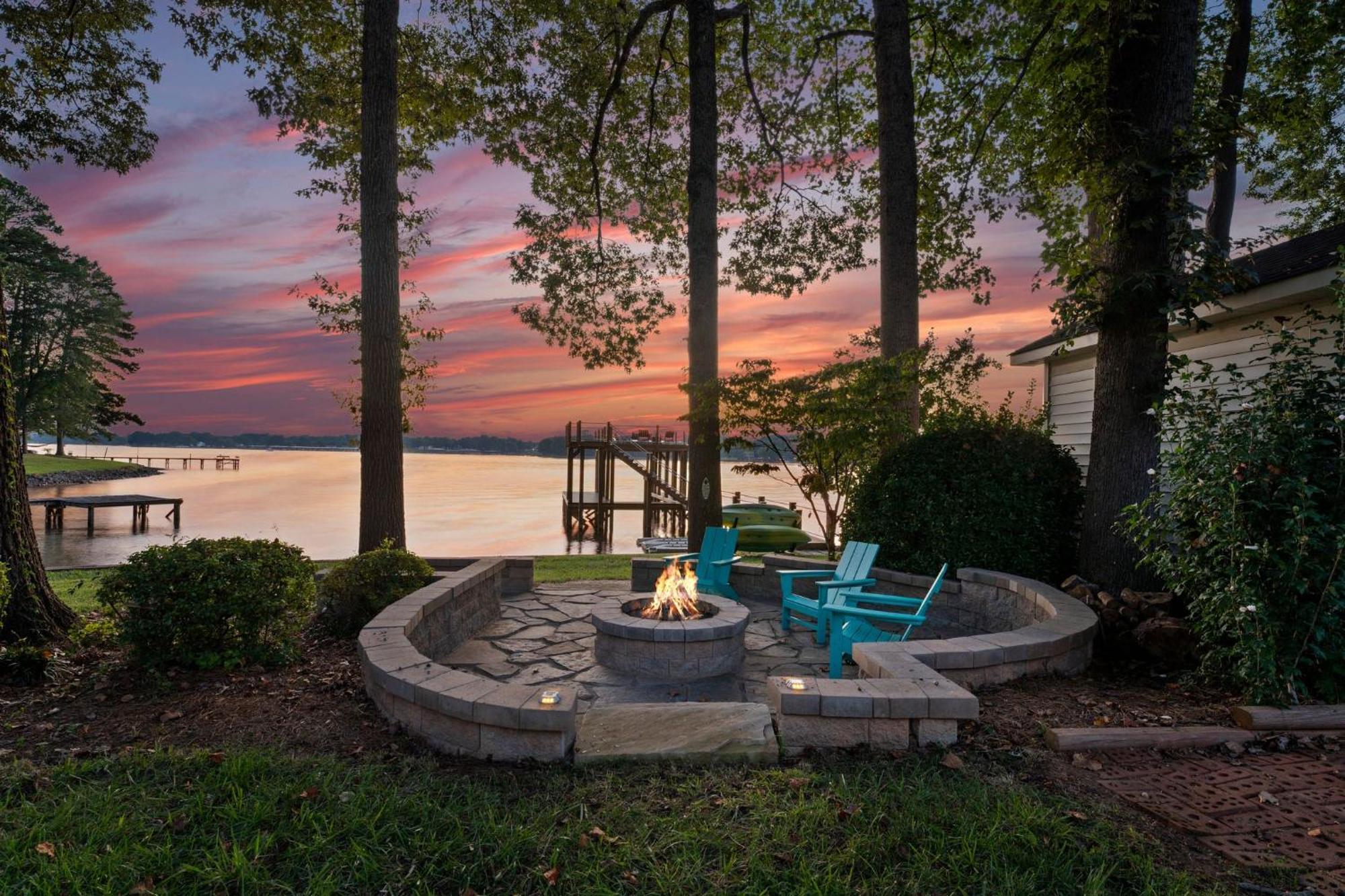 Lakefront Living มัวร์สวิลล์ ภายนอก รูปภาพ