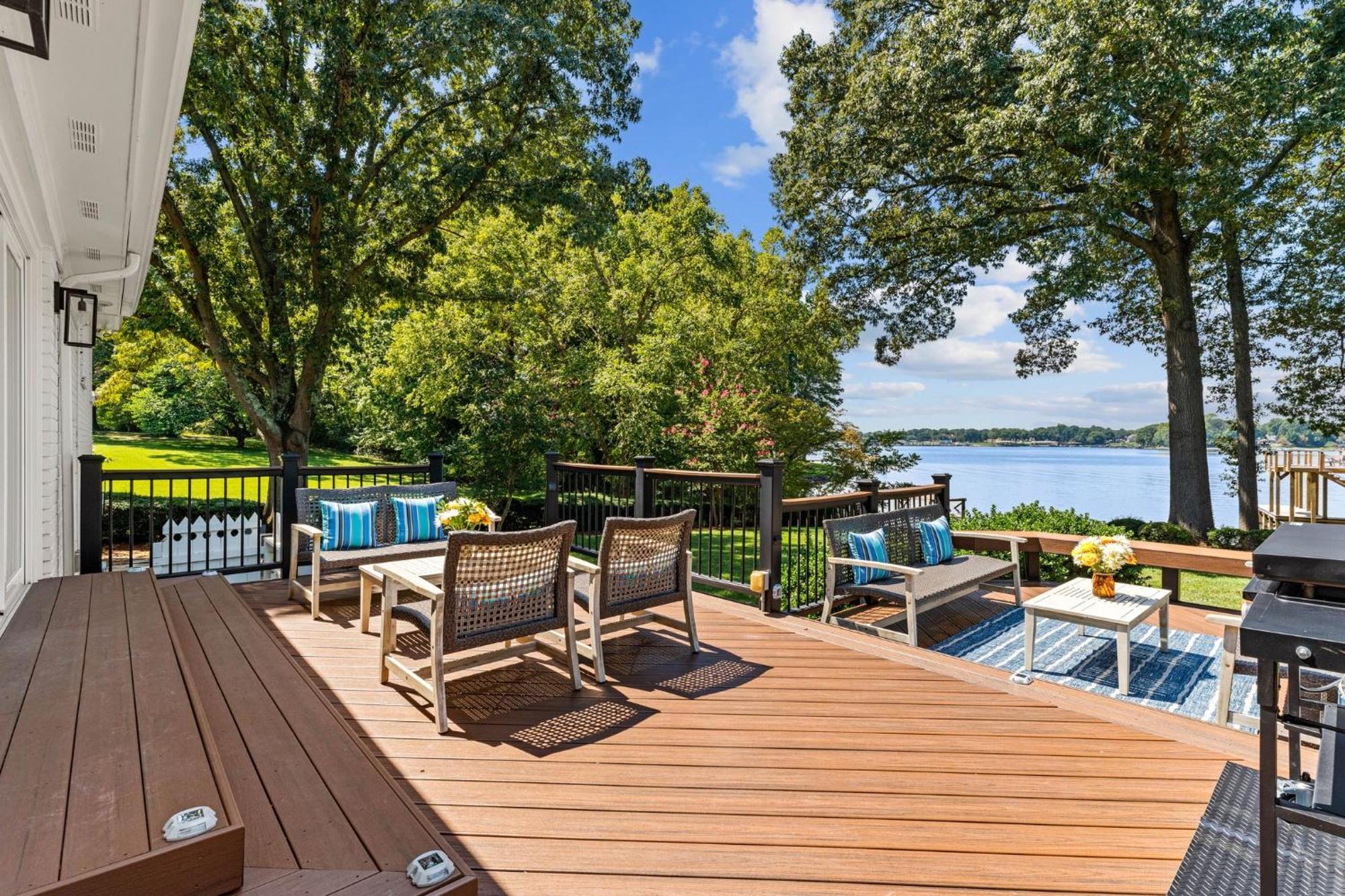 Lakefront Living มัวร์สวิลล์ ภายนอก รูปภาพ