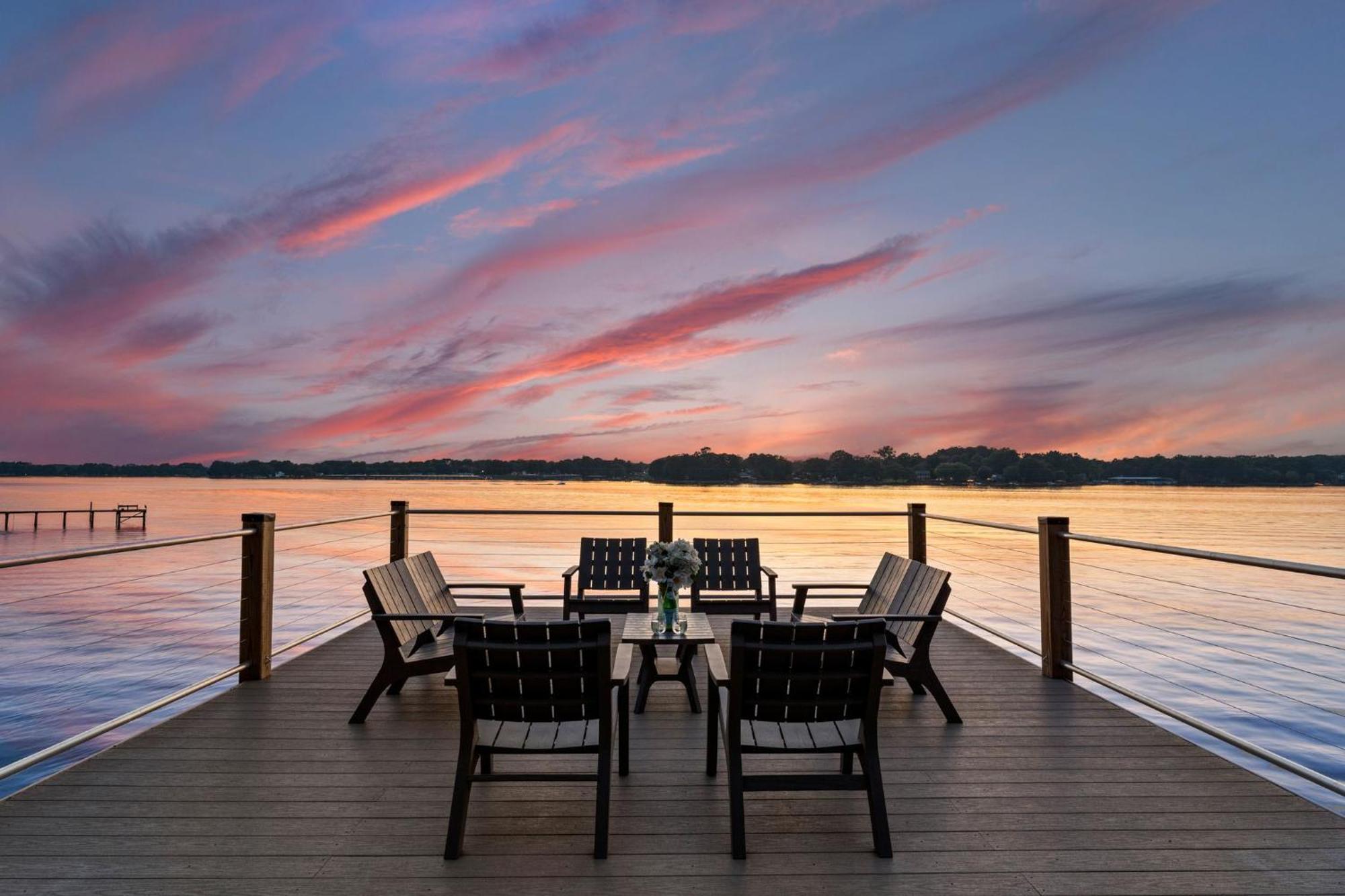Lakefront Living มัวร์สวิลล์ ภายนอก รูปภาพ